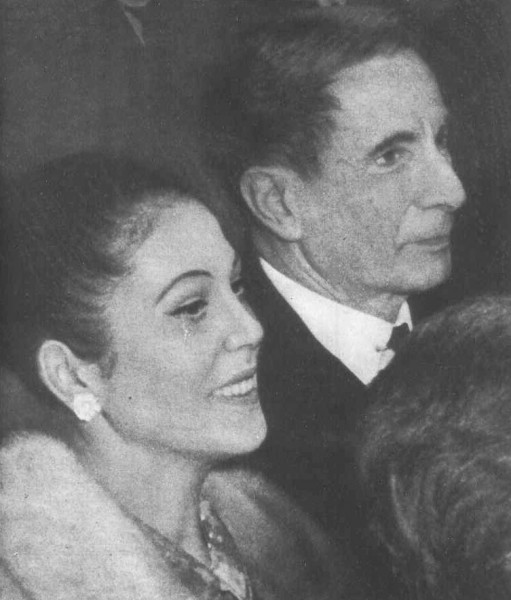 Almerina Antoniazzi e il marito Dino Buzzati in una fotografia del 1969