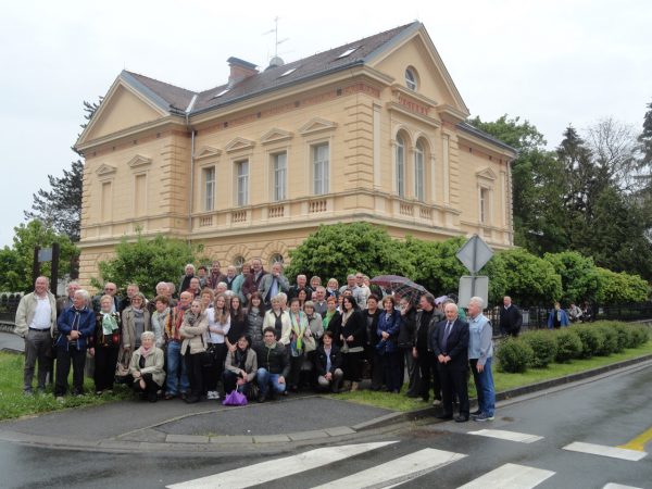 Lipik - foto di gruppo prima della partenza per Belluno