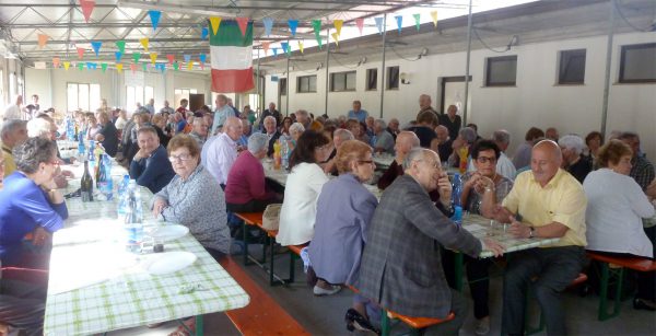 Un momento del pic nic presso gli impianti sportivi di Cesiomaggiore