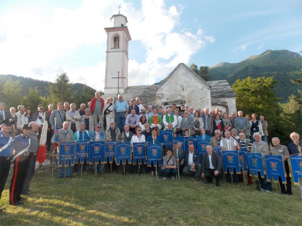 Foto di gruppo a conclusione dell’intitolazione