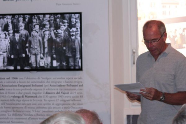 Angelo Paganin legge Marcinelle al Mim Belluno.