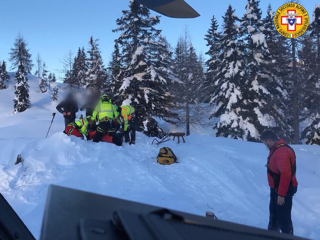 Il momento del soccorso a Cima Cadin di Vedorcia