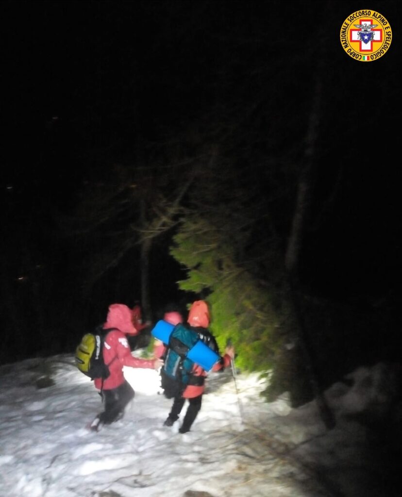 Un momento dei soccorso sul monte alto di Pelsa