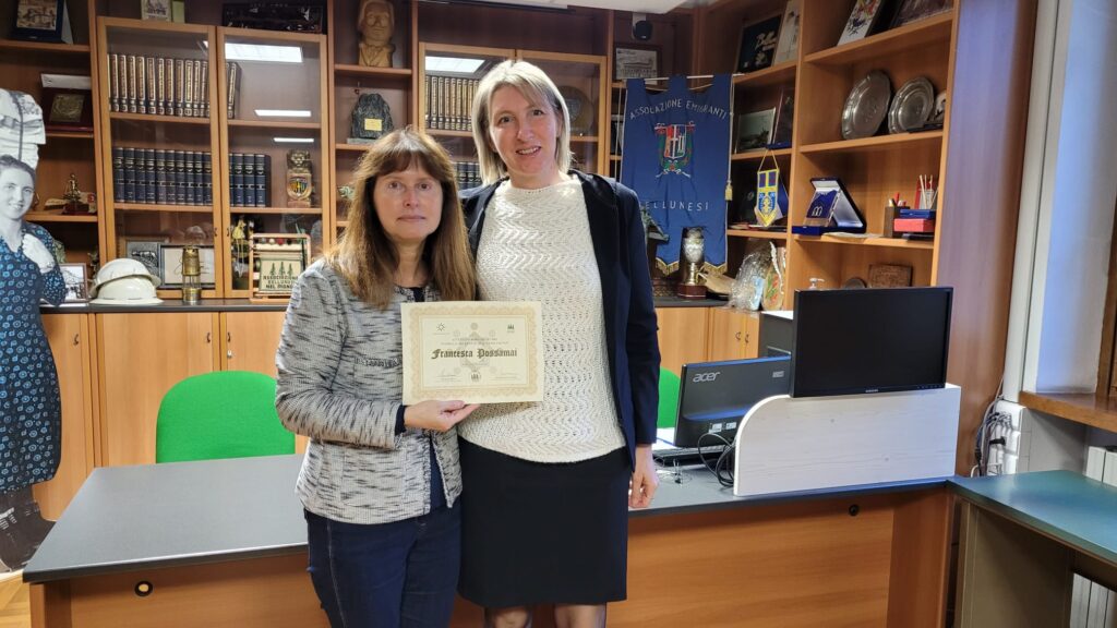 Da sinistra la vice presidente Abm Patrizia Burigo con a mamma di Francesca Possamai